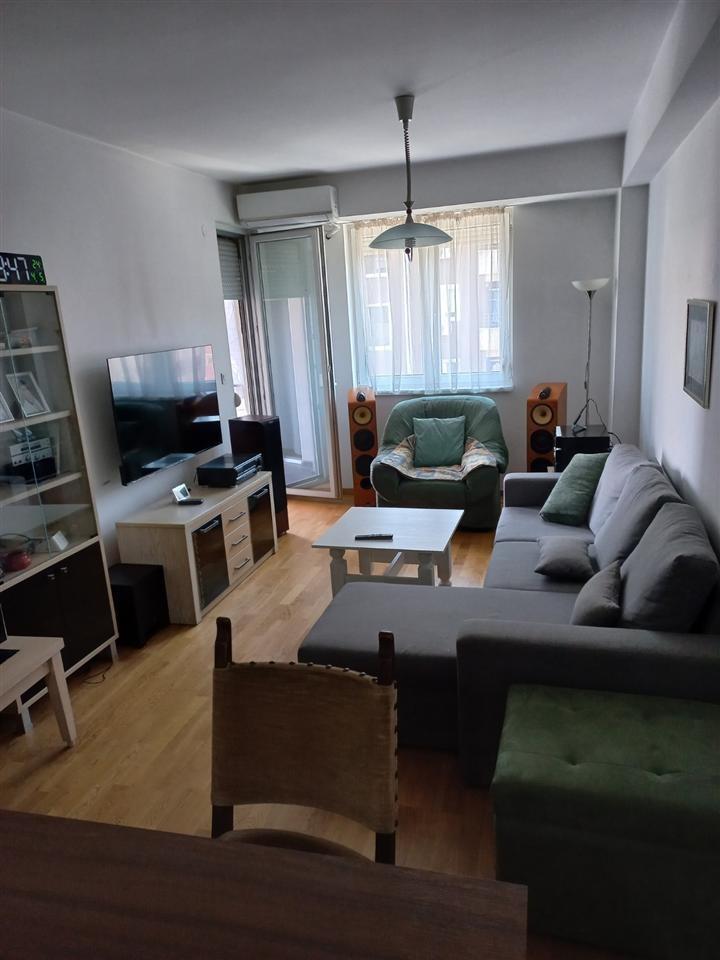 Stan vo Aerodrom 60m2 so 2 spalni novogradba
