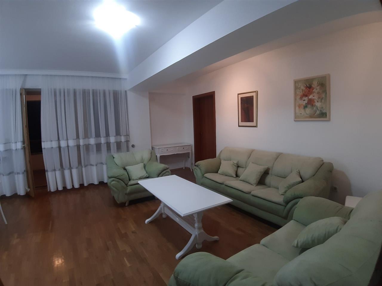 Stan cetvorosoben vo Centar Crnice sproti MVR