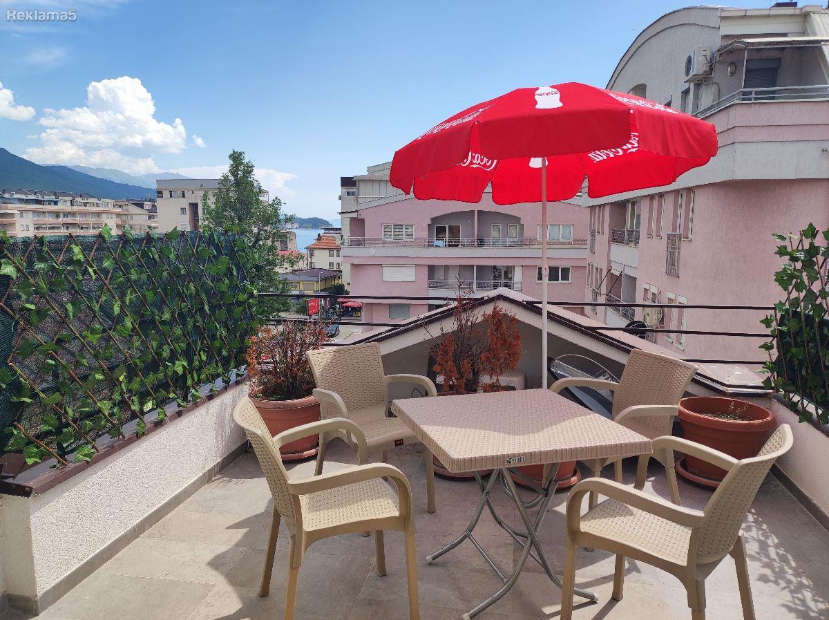 Se prodava Stan vo centar 90 m2