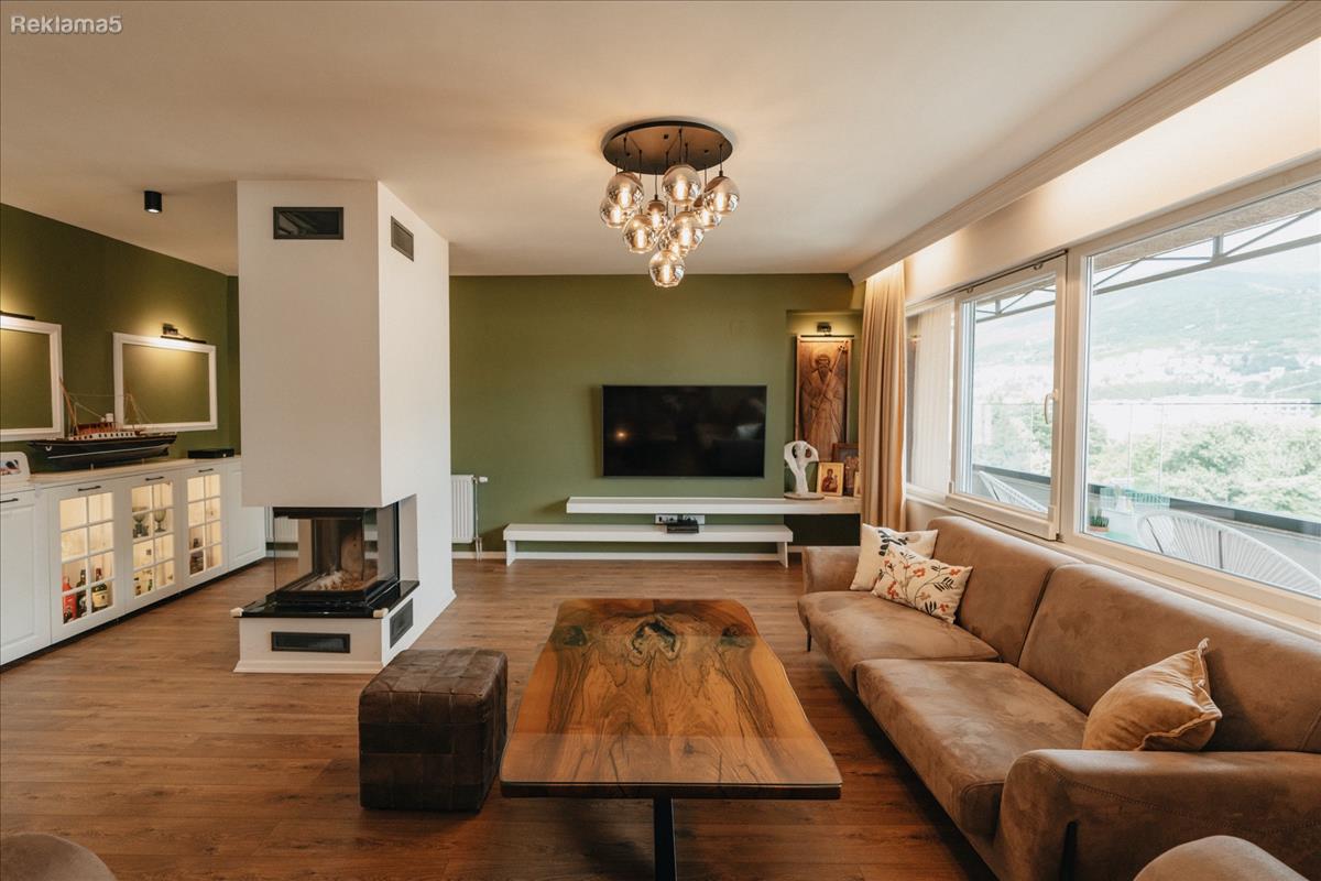EXCLUSIVE PENTHOUSE 136m² + TERRACE 60m² | LAKE VIEW AND