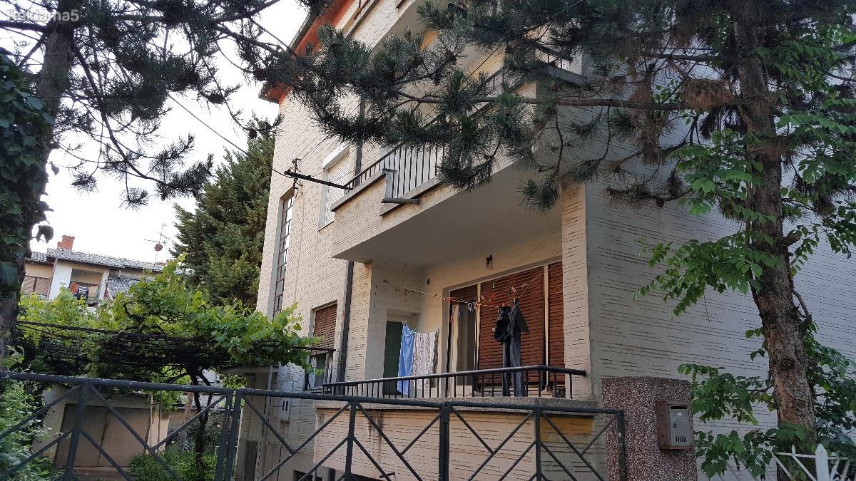 Se prodava sprat od kuka vo Crnice