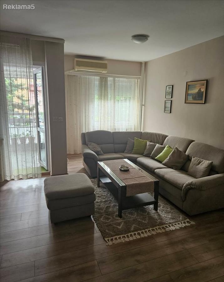 RENOVIRAN STAN 67M2 KAPISTEC V. GJORGOV