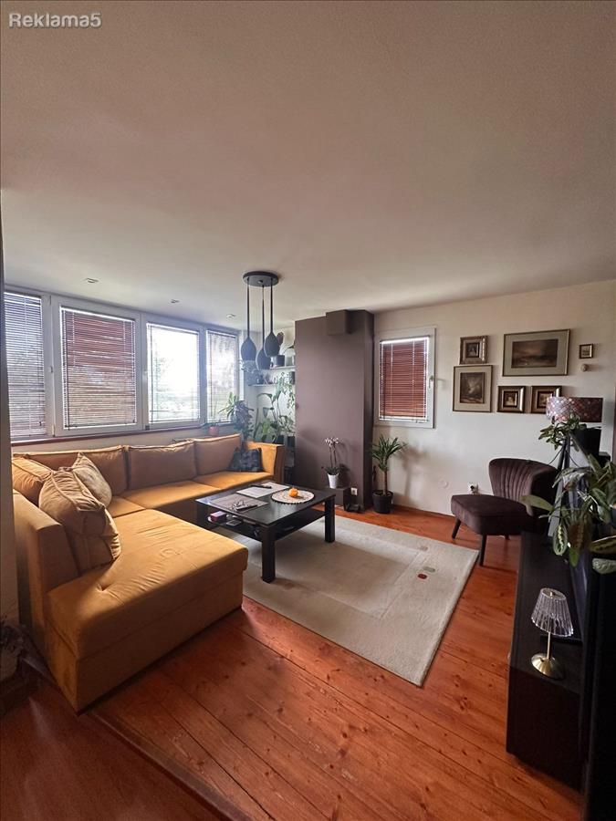 Se prodava stan 68m2 vo Novo Lisice