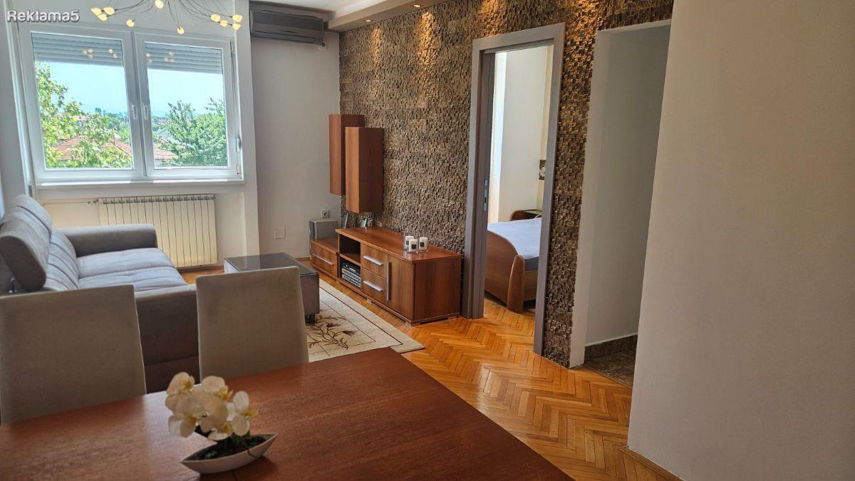 RENOVATED FURNISHED APARTMENT WITH GARAGE IN THE AREA OF BATO AFTER LISA