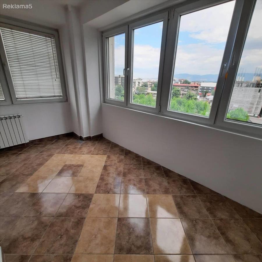 Se prodava stan 72m2 vo Kapistec