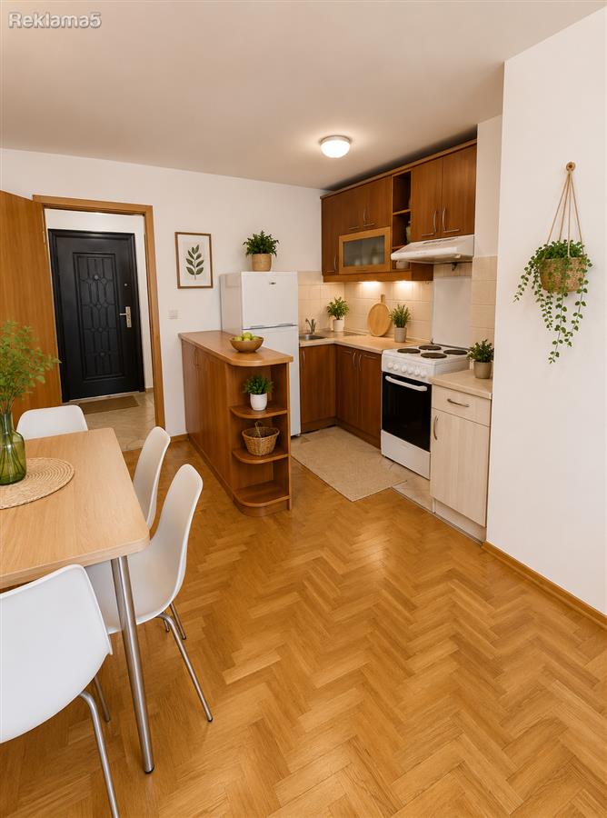 Stan 60m2, 2 spalni, Kat 5, Vednas vseliv, cist imoten