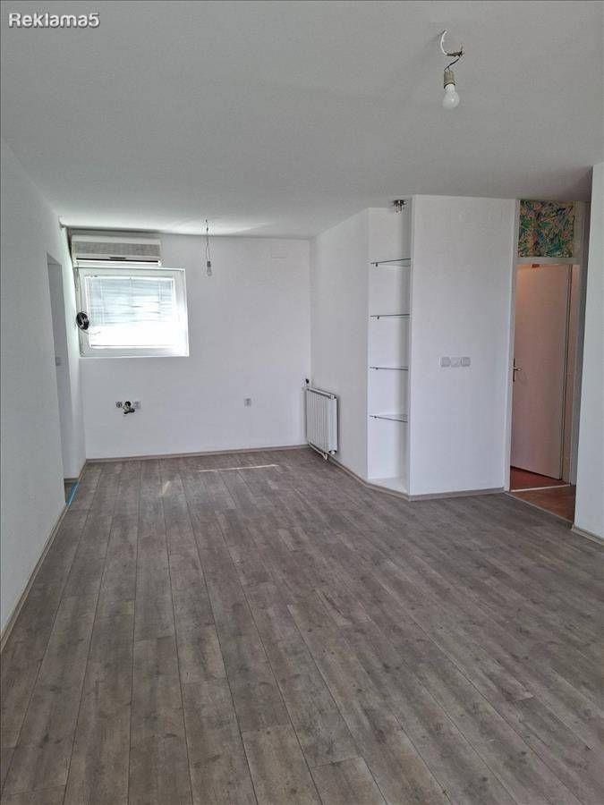 Two-room 45m2 apartment for sale in Karposh 4