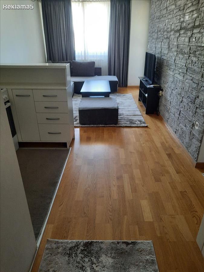 Se prodava stan 40m2 vo Aerodrom pozadi Tobako 2