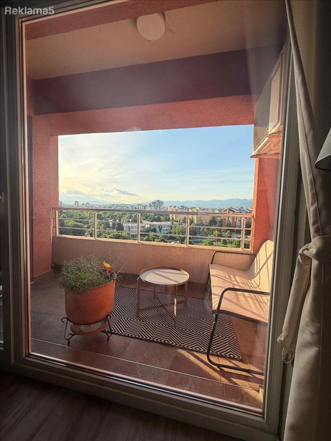 A beautiful furnished apartment of 51m2 is for sale in Novo Lisice