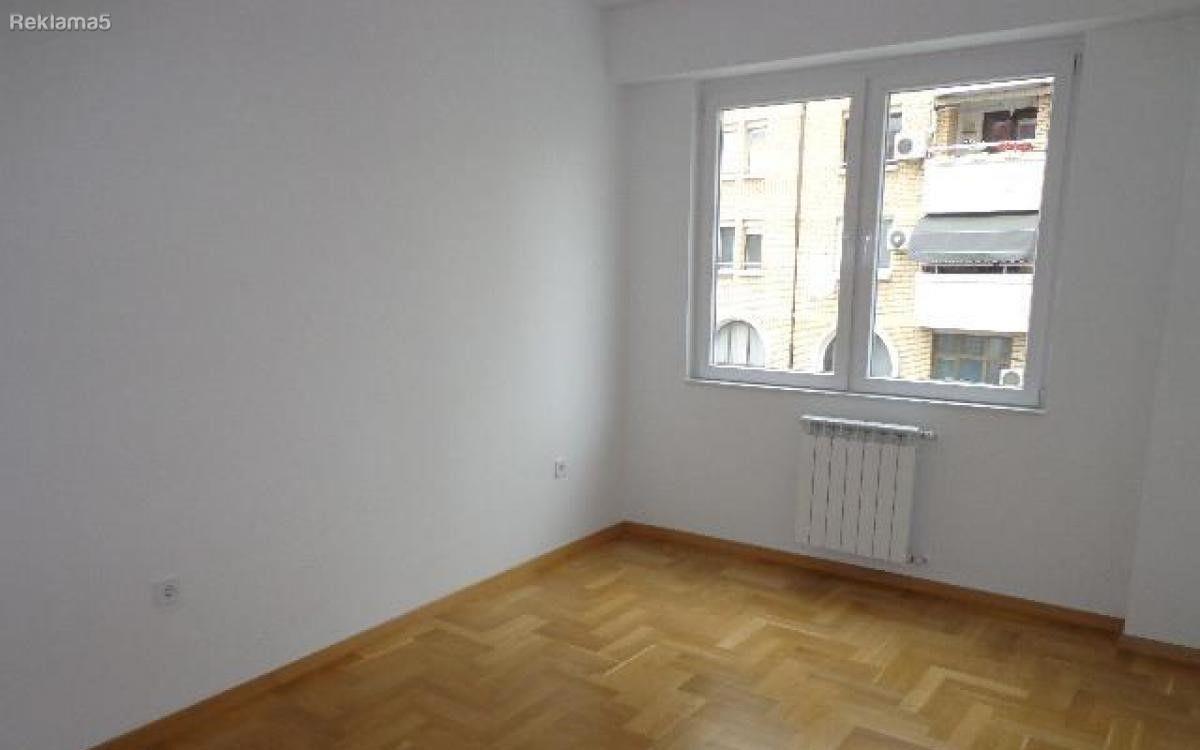 A 66m2 apartment in Aerodrom is for sale