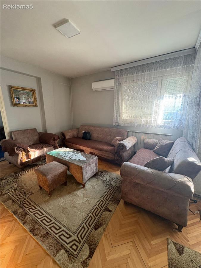 Se prodava namesten stan 78m2 vo Madzari