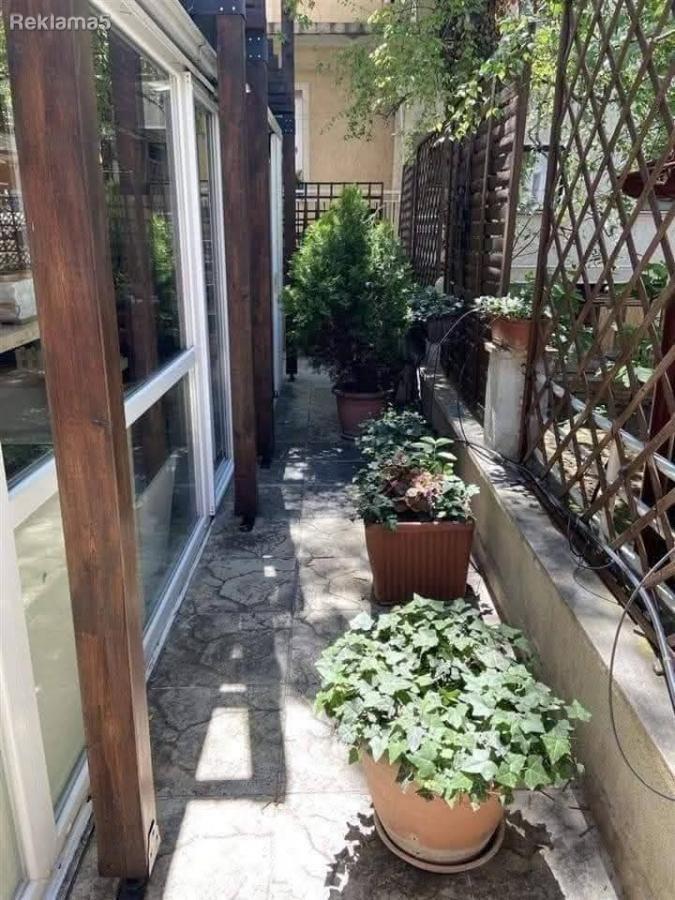 A luxury apartment of 63m2 with a yard of 85m2 is for sale in Bunjakovec