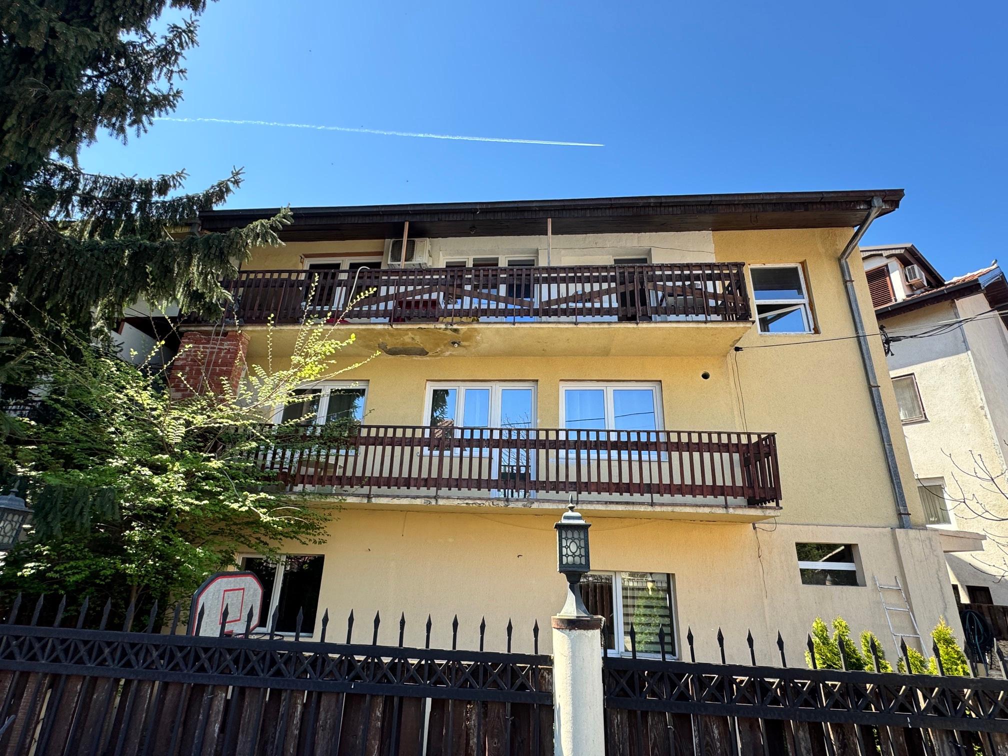 Apartment 85m2 with 4 rooms and 4 bathrooms (with a yard) - str. Tome Arsovski
