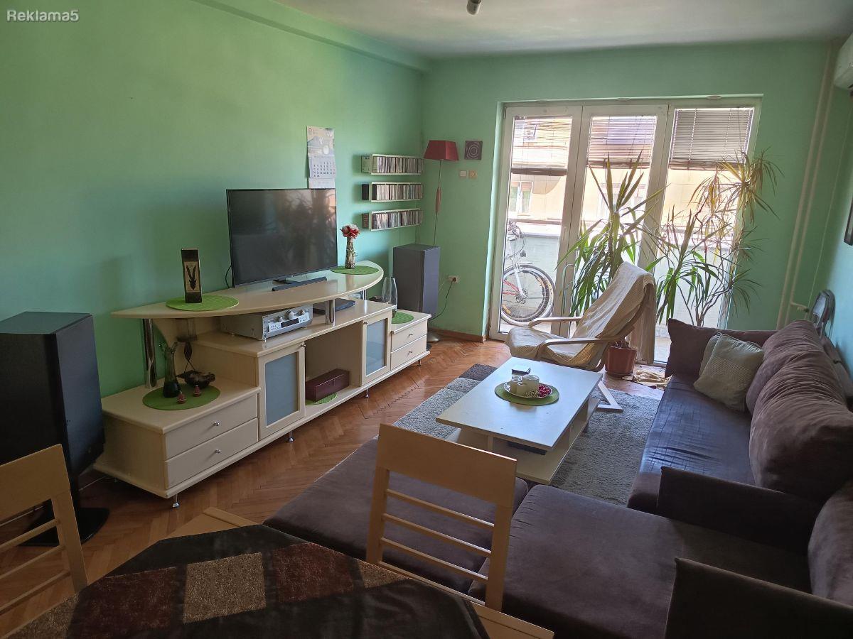 Namesten stan vo Debar Maalo 63m2 so 2 spalni renoviran