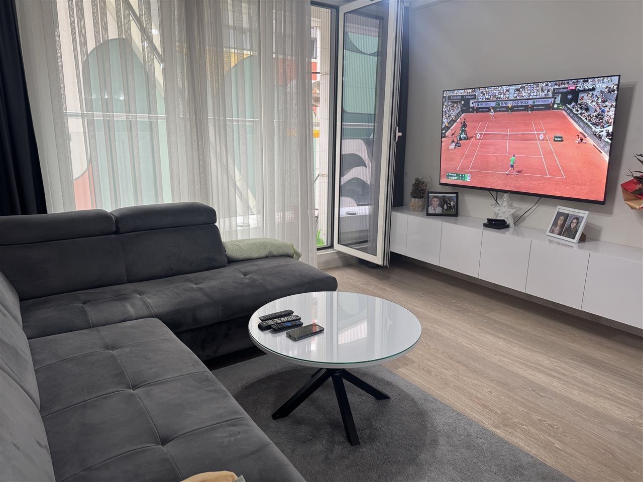 Se prodava cetvorosoben stan 98m2 vo Cevahir kula B