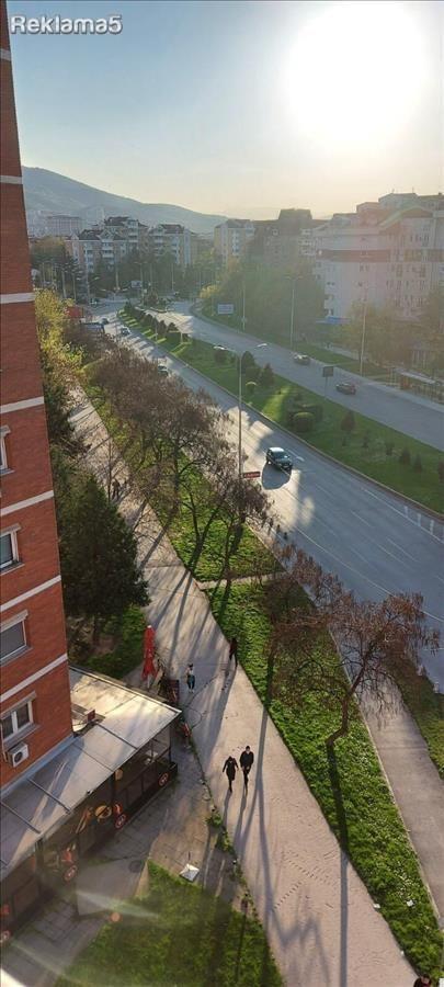 APARTMENT 79M2 2 BEDROOM TOBACCO AIRPORT 2 THE RED BRICK FACADE