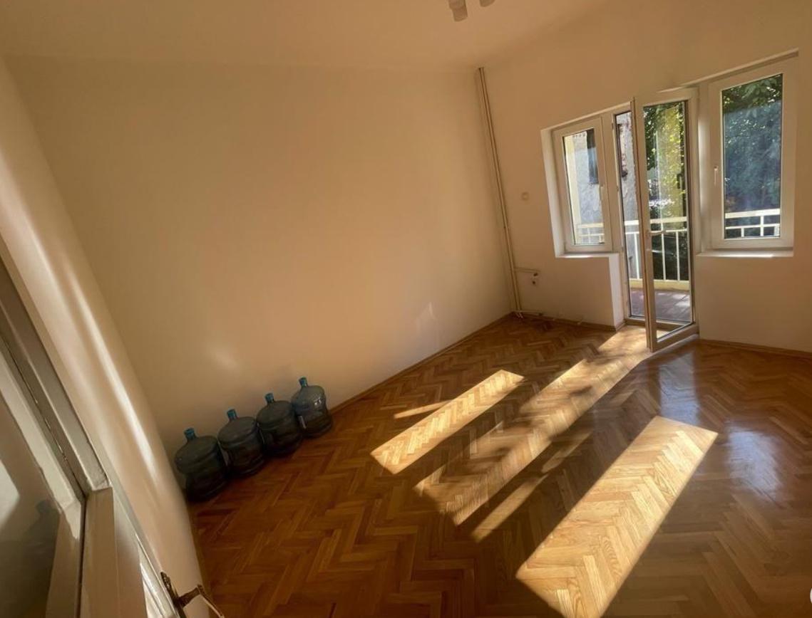 Stan vo Centar 64m2 so 1 spalna renoviran