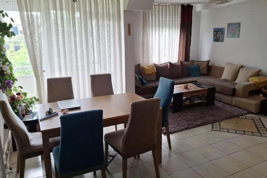 Namesten stan vo Aerodrom 85m2 so 2 spalni renoviran