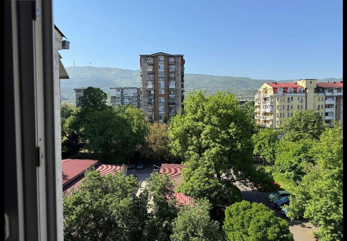 SE PRODAVA DVOSOBEN STAN VO KARPOS