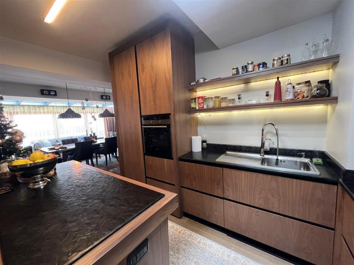 Apartment 162m2 in Center for sale