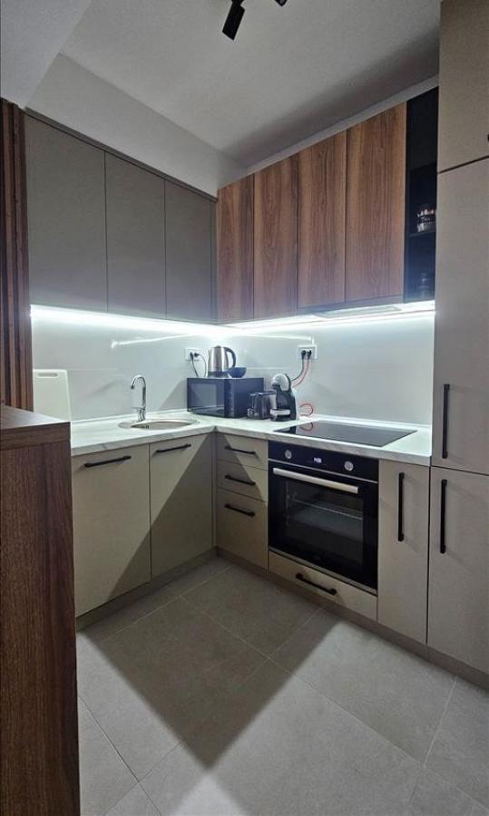 A 66m2 apartment in Aerodrom is for sale
