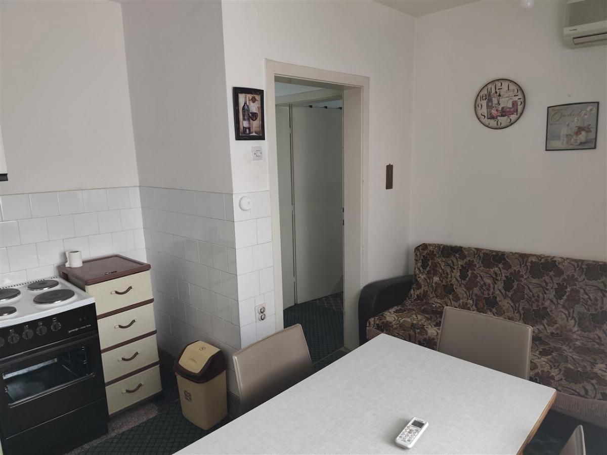 A 63m2 apartment in Aerodrom is for sale