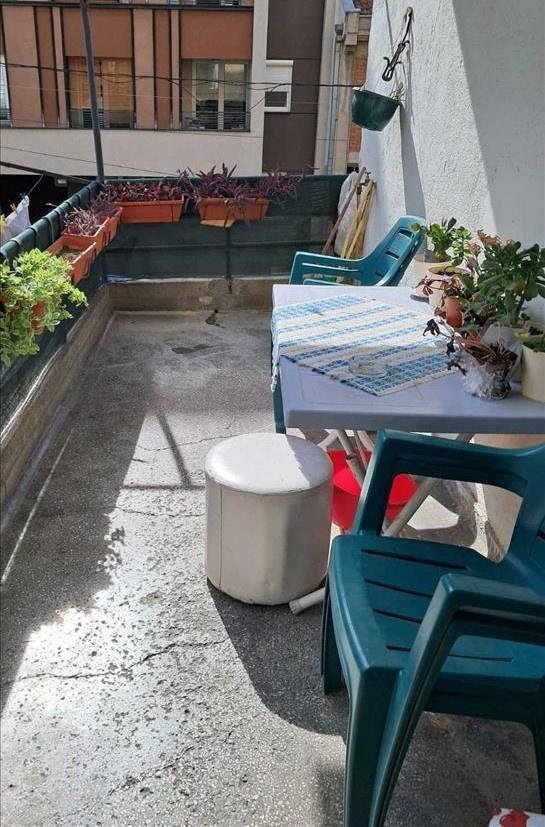 An apartment of 148m2 is for sale near Pestasloci Elementary School