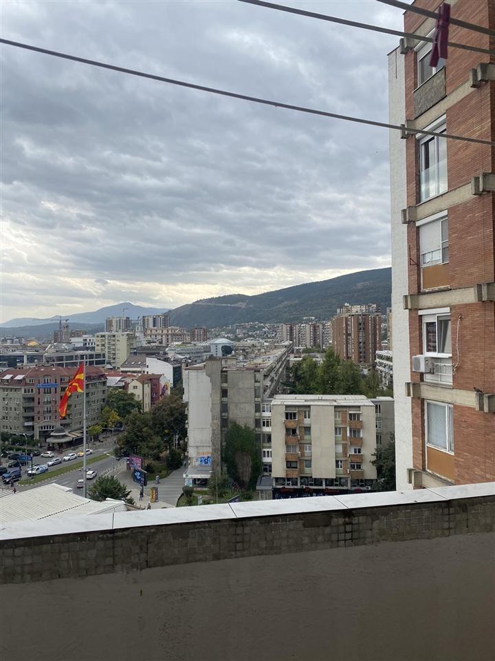 Se prodava stan vo centar-gradski zid kaj Soborna