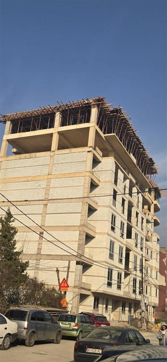 Apartment for sale in a building of 54m2 near Zeleznička