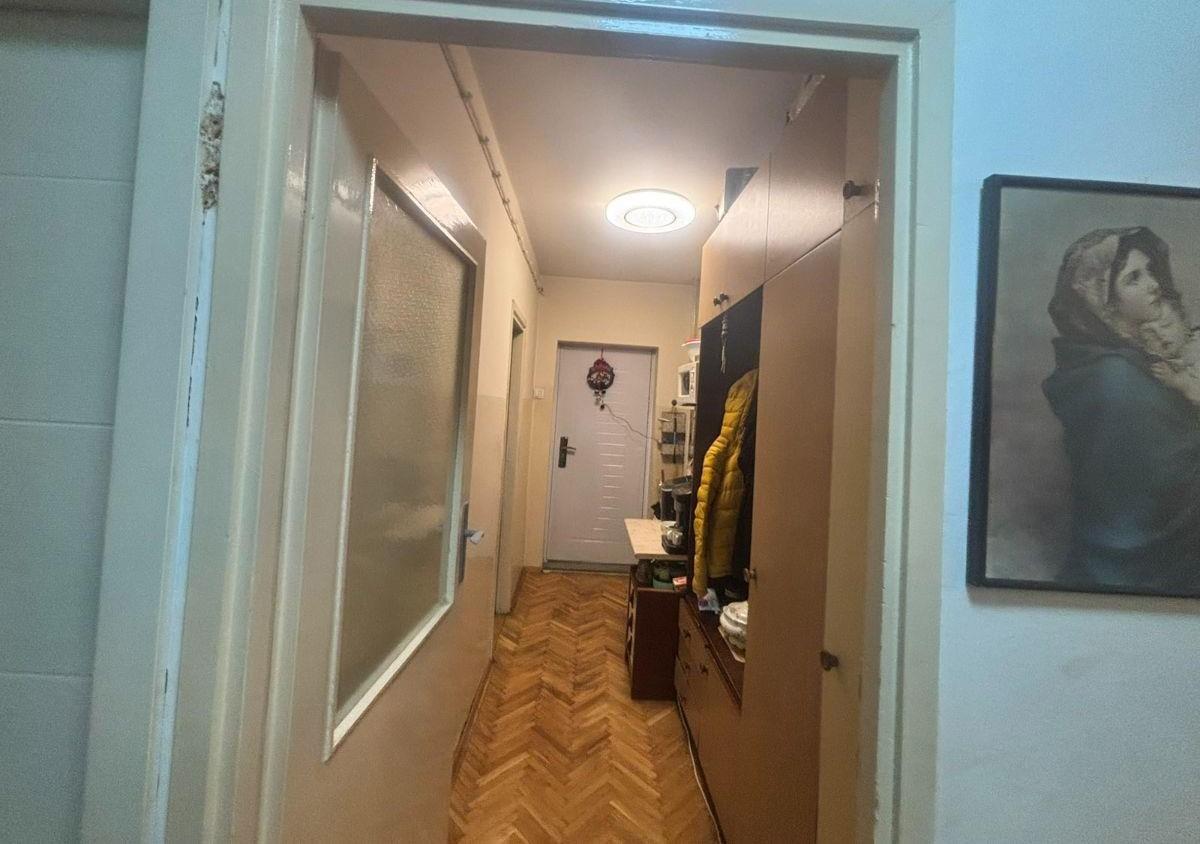 A 71m2 apartment is for sale in Karposh 4