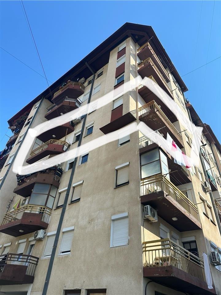 Spacious and furnished three-room apartment in Ohrid