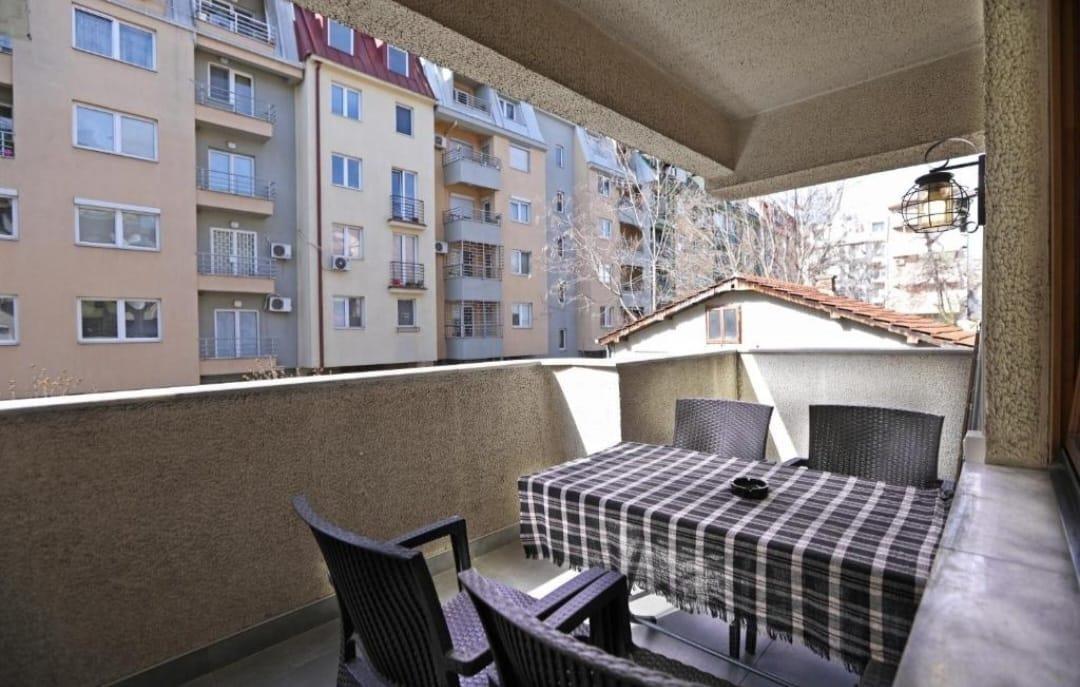 PRODAVAM STAN 46M2 SO PARKING PROSTOR KAJ KATOLICKA CRKVA