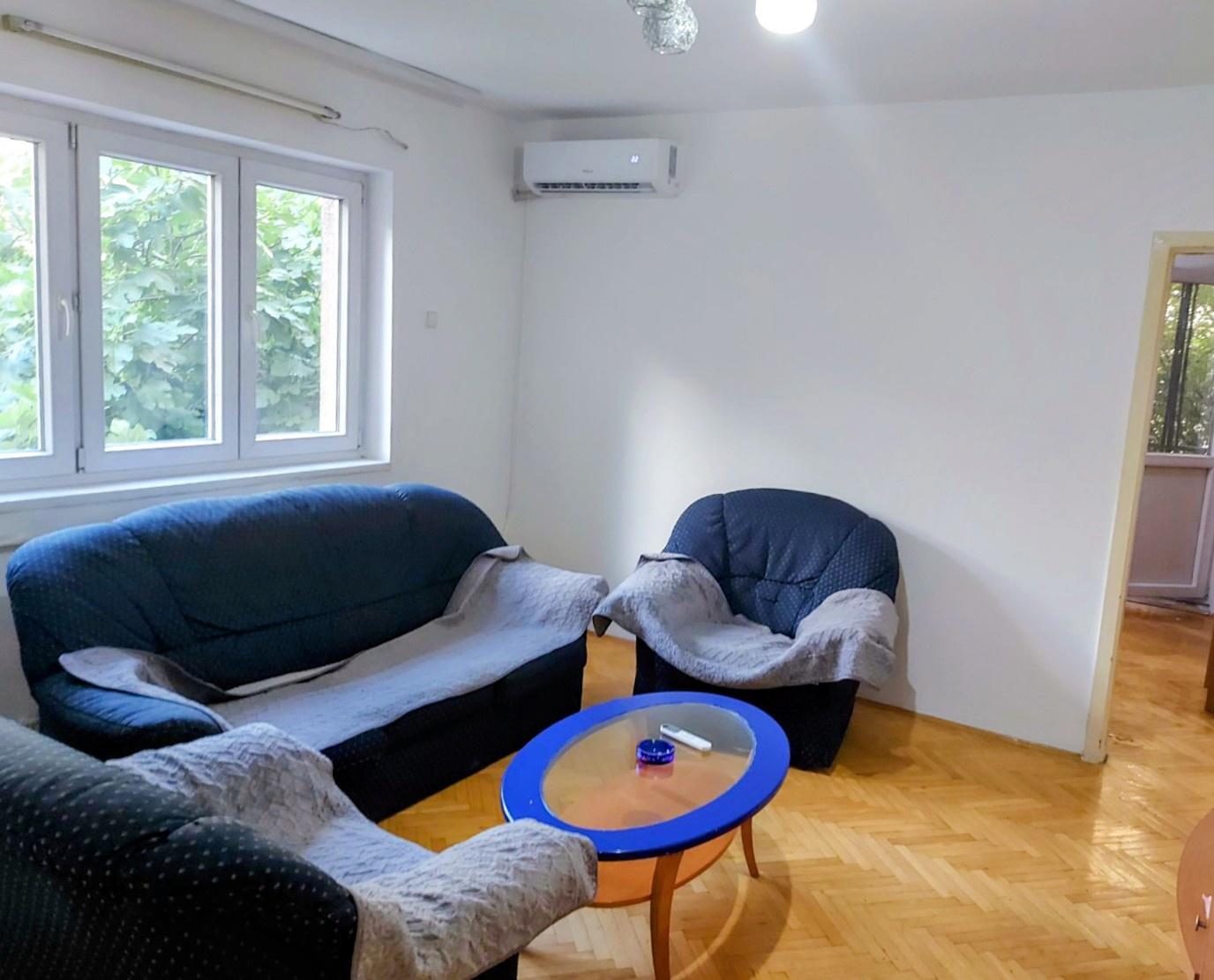 I am renting a furnished two-room apartment in Kisela Voda