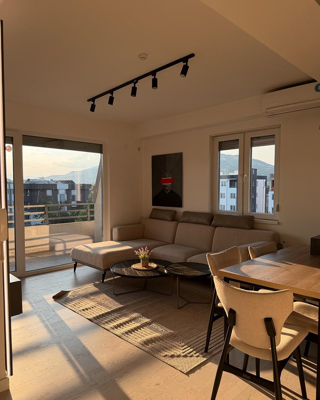 Modern and fully furnished three-room apartment for rent!