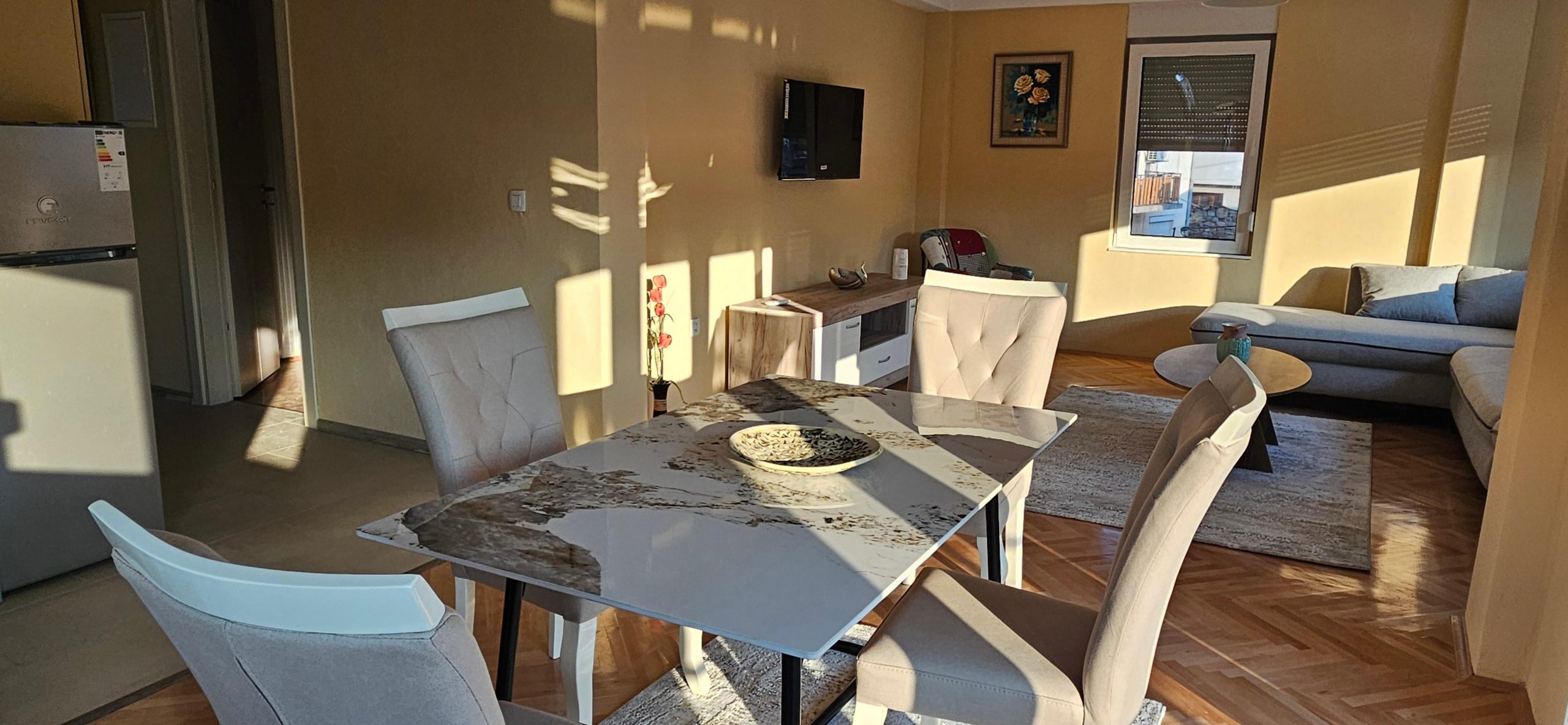 I RENT A NEW LUXURY APARTMENT IN THE CENTER OF SHTP