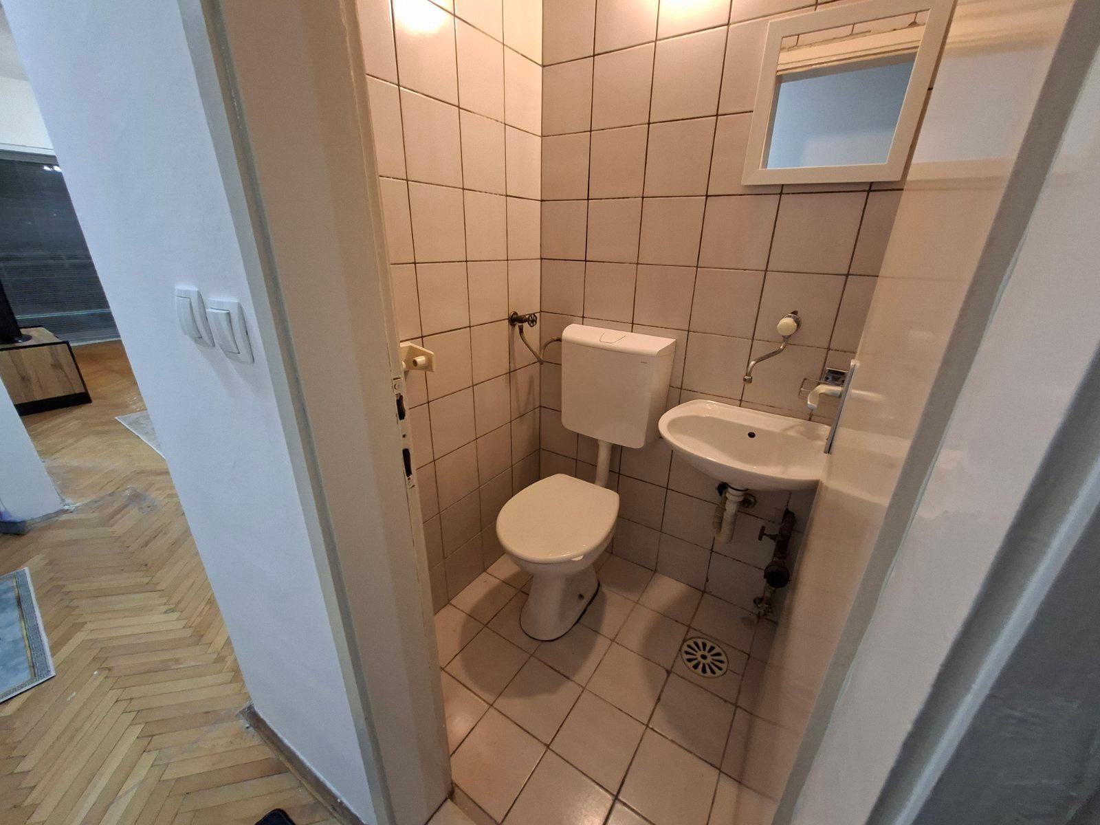 I rent an 81m2 apartment