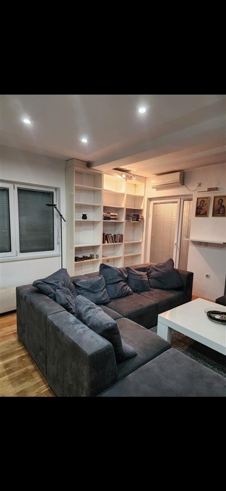 Se izdava stan od 103m2 - Nad Sokolana