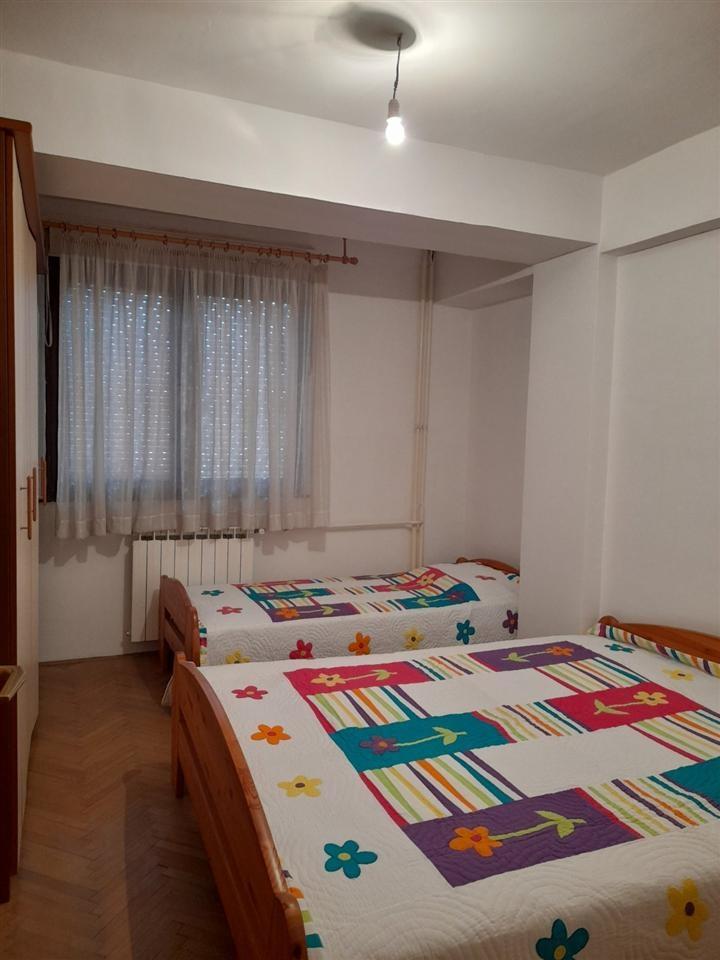 Se izdava 2 soben stan od 65m2 vo Taftalidze