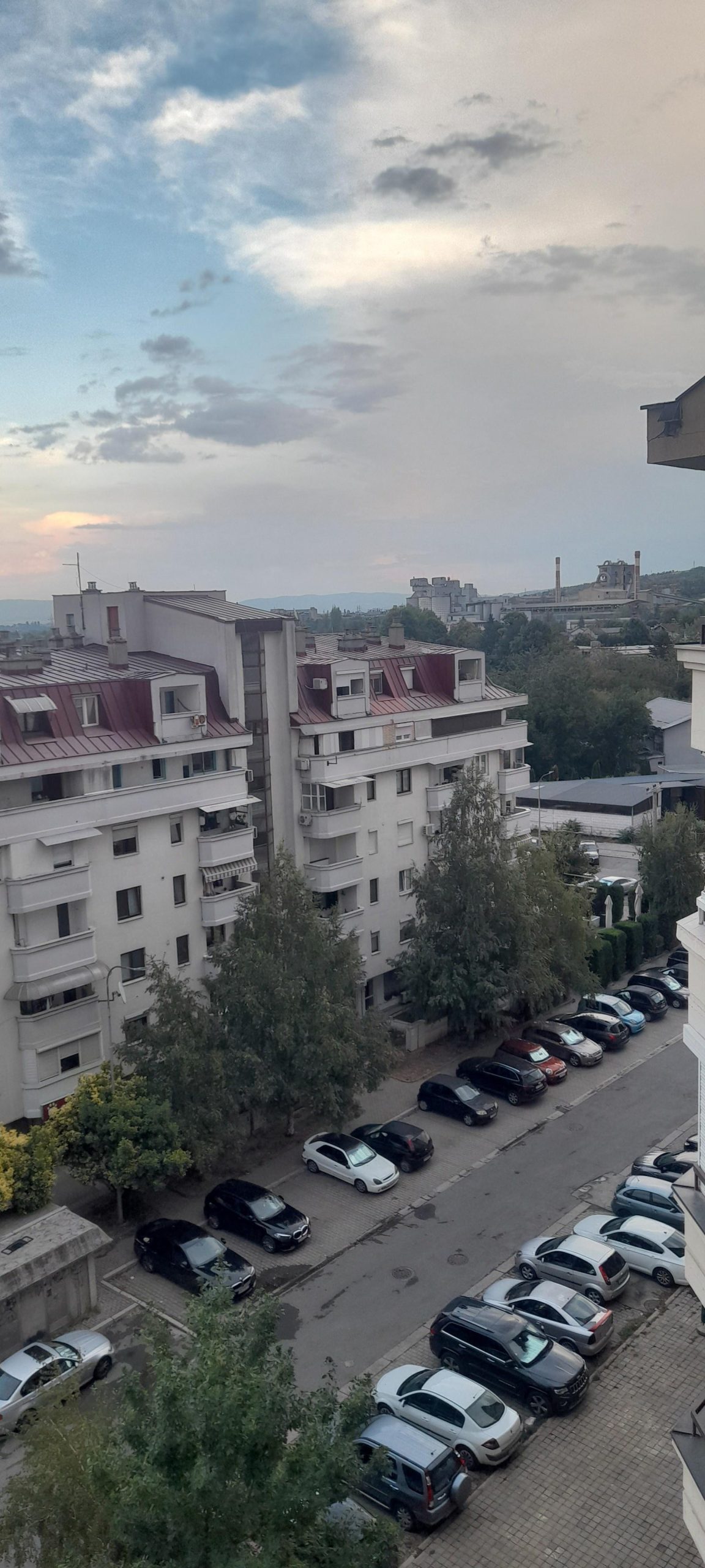 SE IZDAVA NAMESTEN STAN 55m2 VO RASADNIK