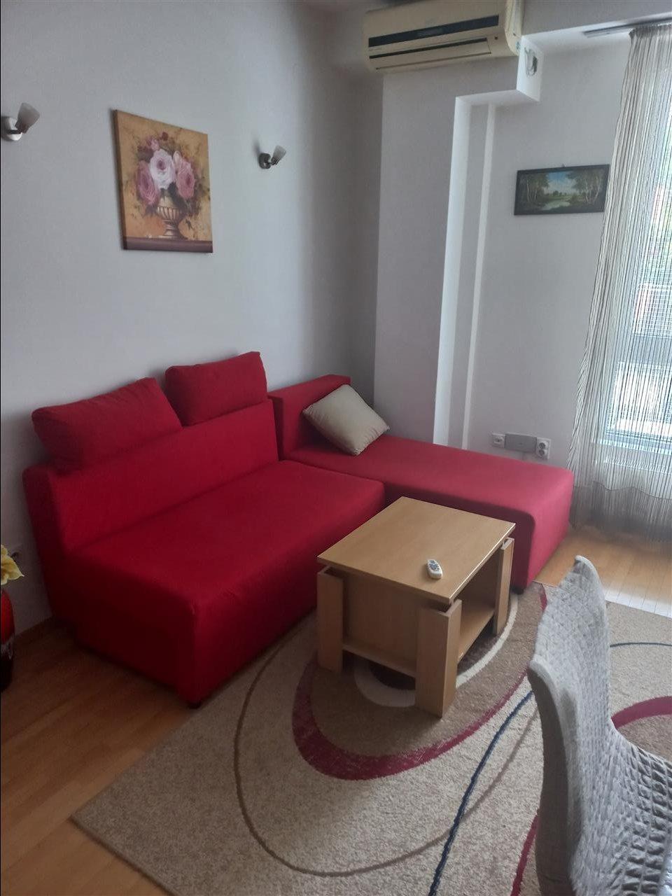 Se izdava nov namesten stan Centar