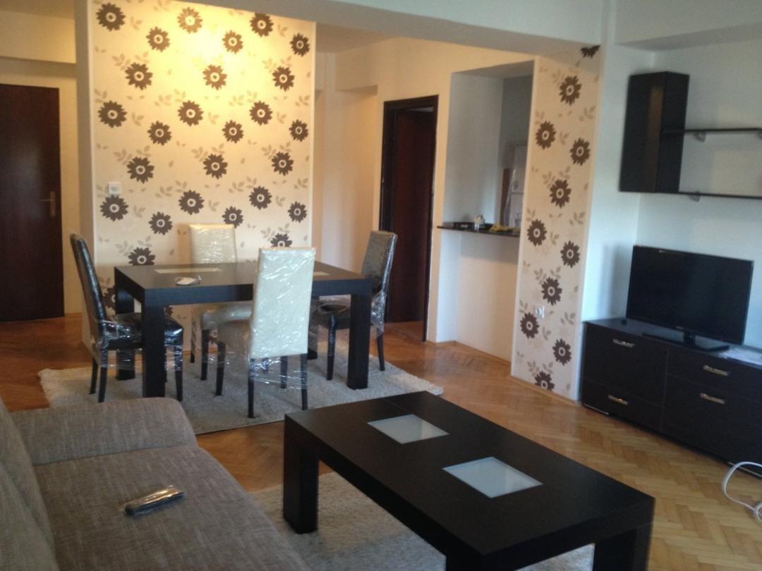 Se izdava stan vo Kapistec,pozadi cveten pazar,od 62m2