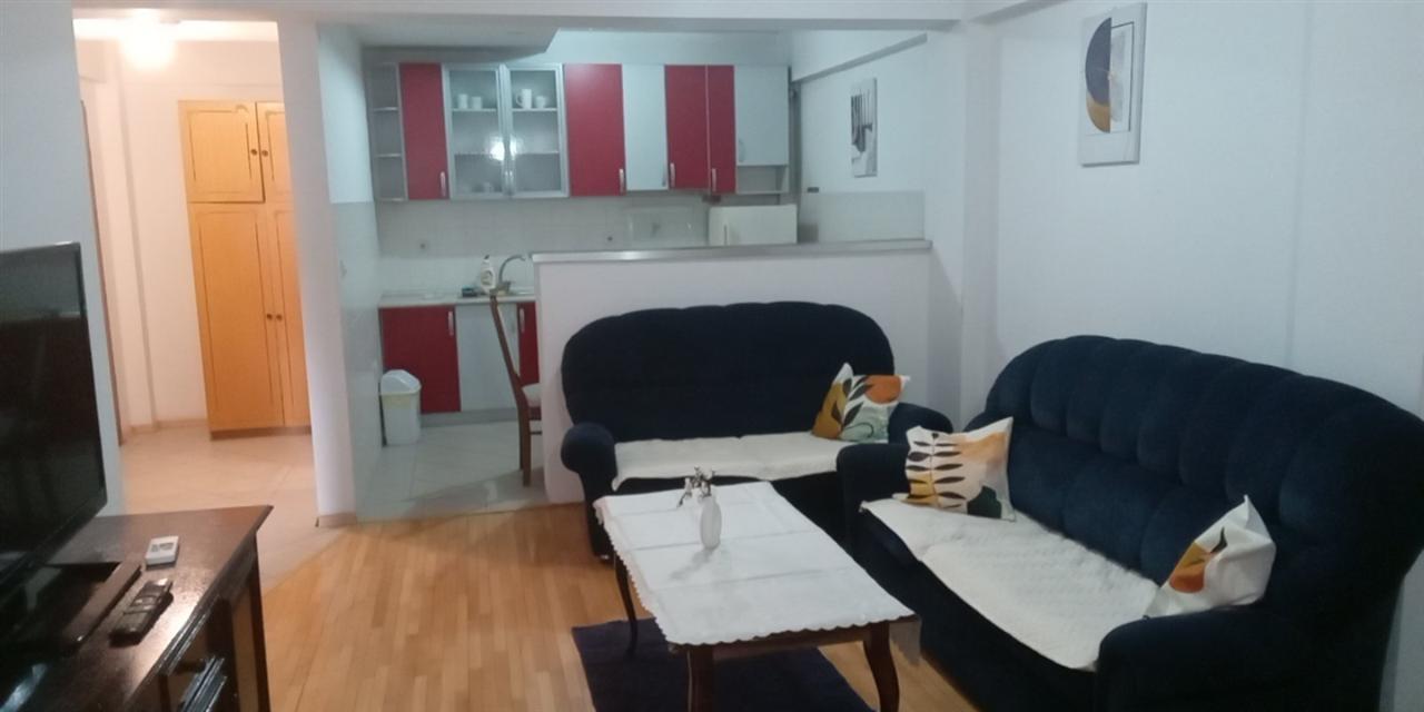 Se izdava 3 soben stan vo Centar