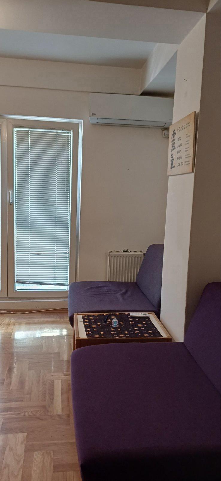A studio apartment of 36 m2 is for rent in the Center