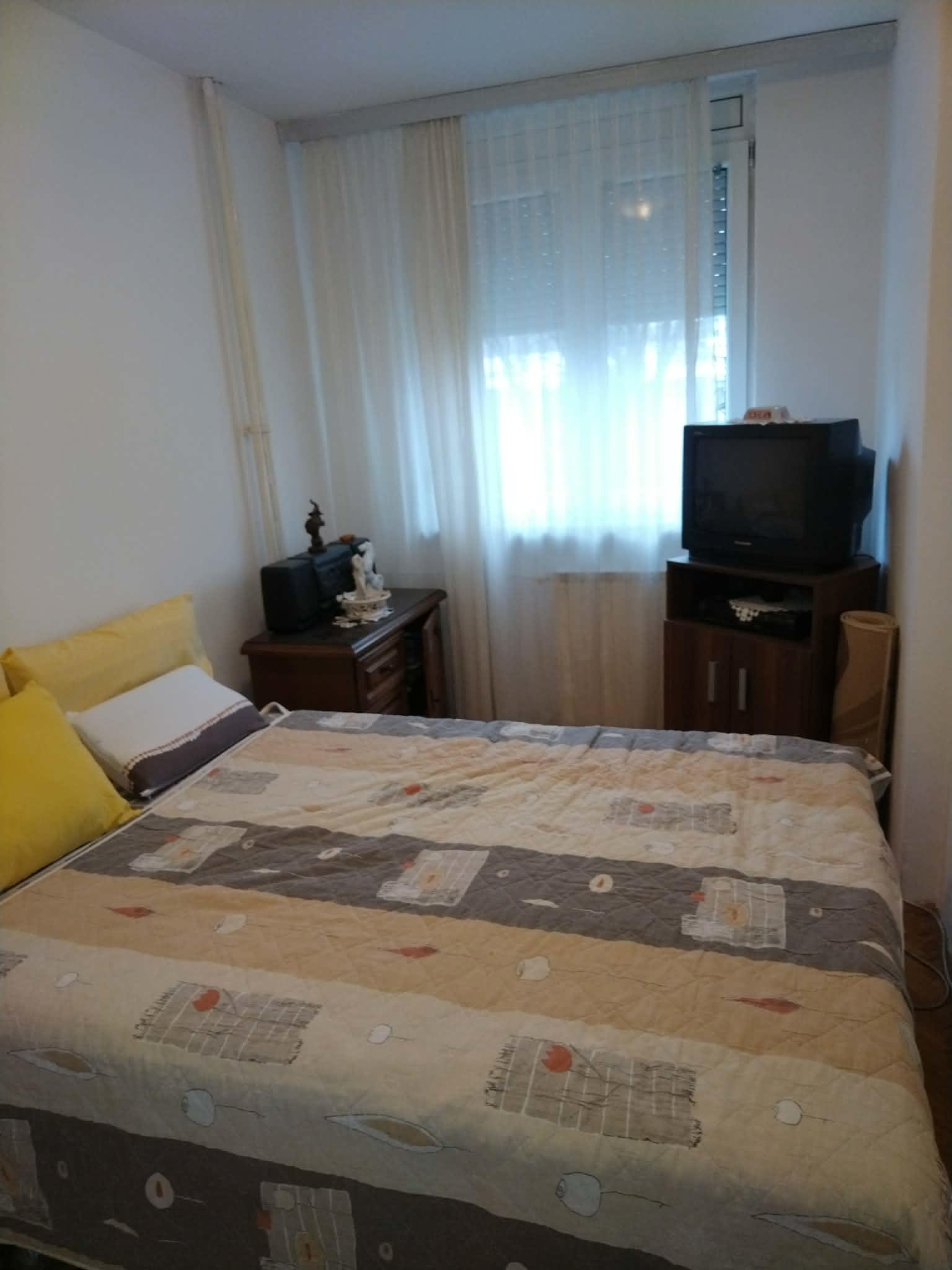 We are renting out a two-room furnished apartment in Aerodrom.