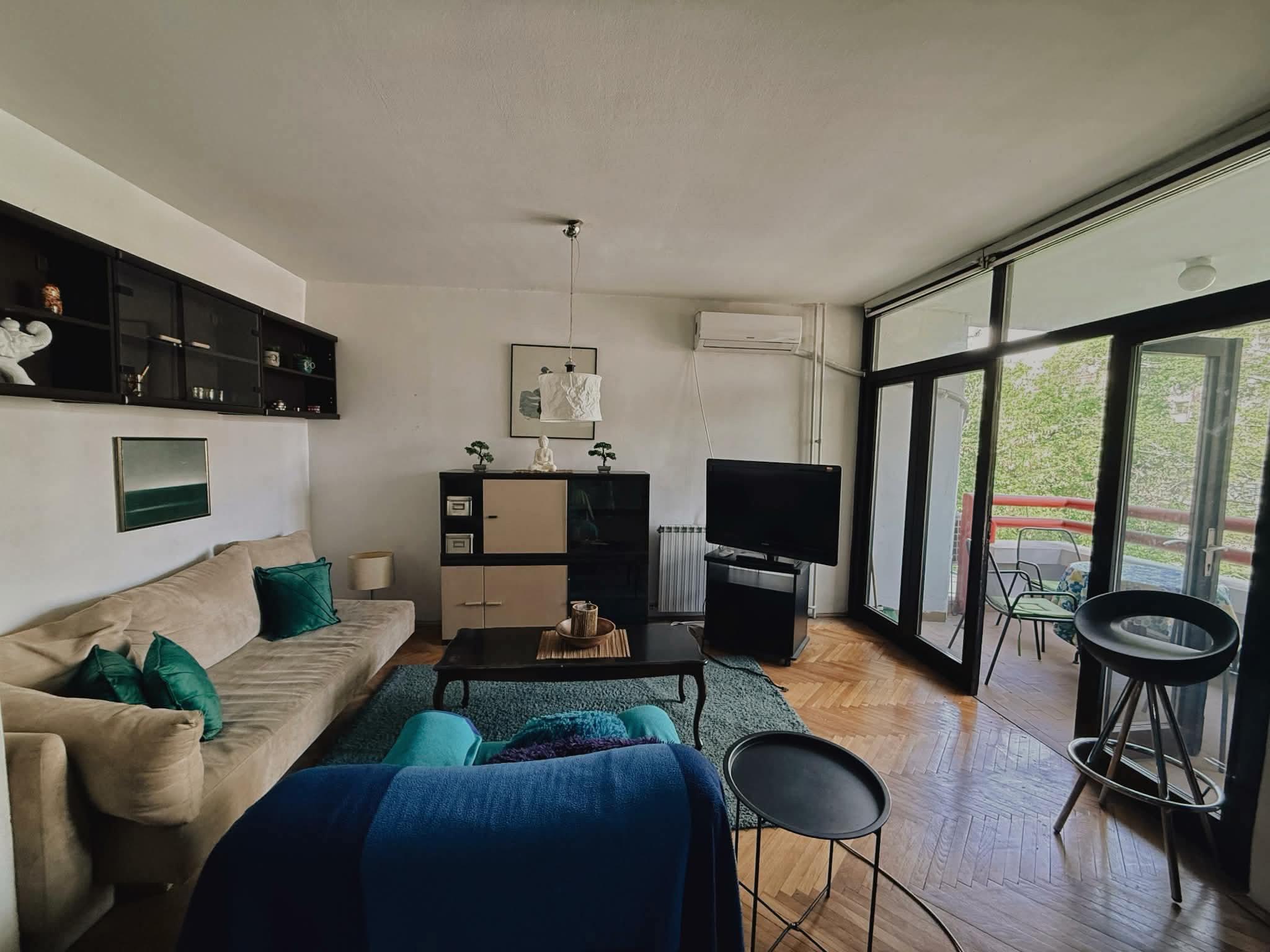 Se izdava stan 80m2,2spalni,pet friendly,Centar