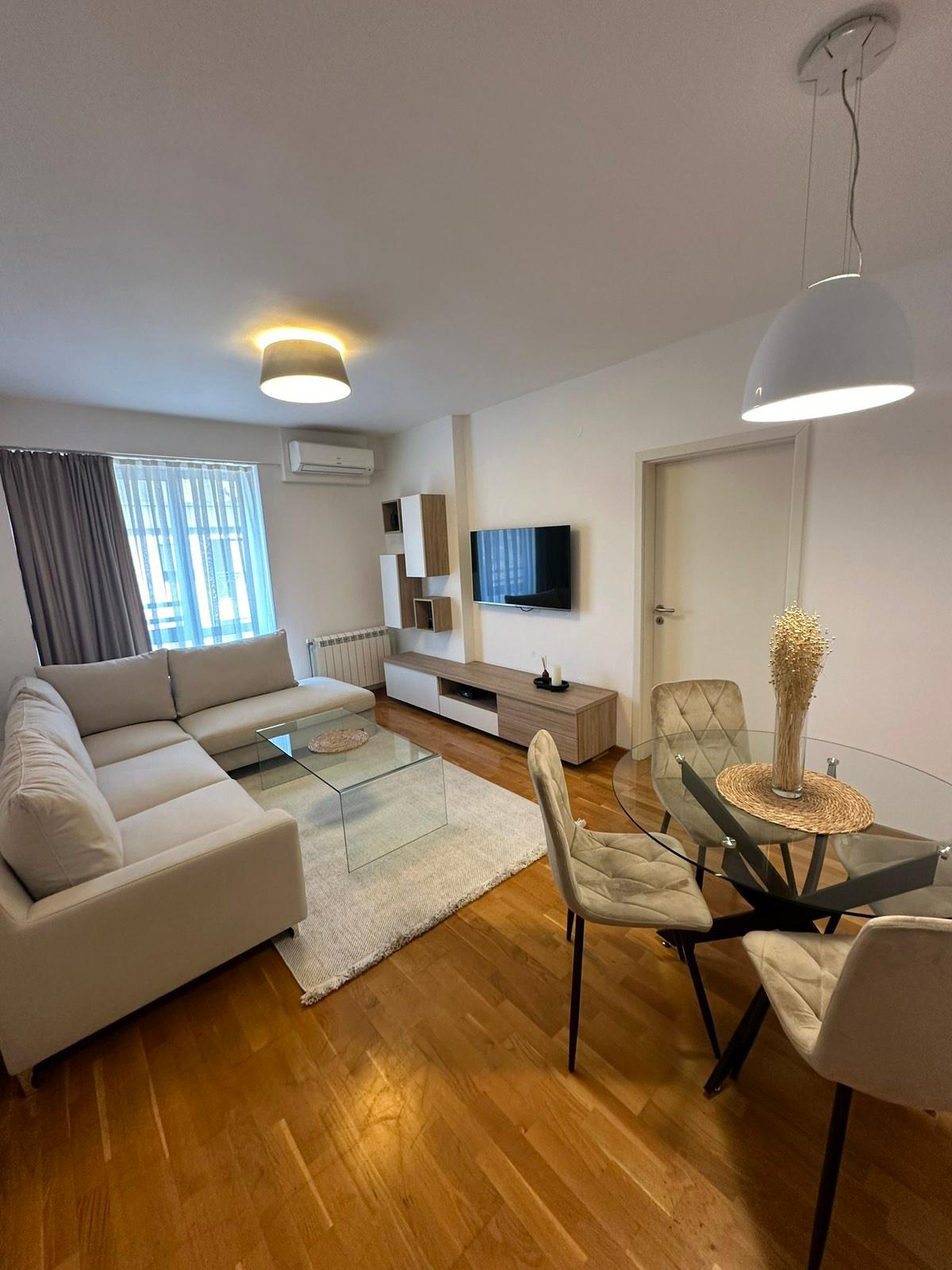 SAVIC IS RENTING AN APARTMENT IN DEBAR NEIGHBORHOOD