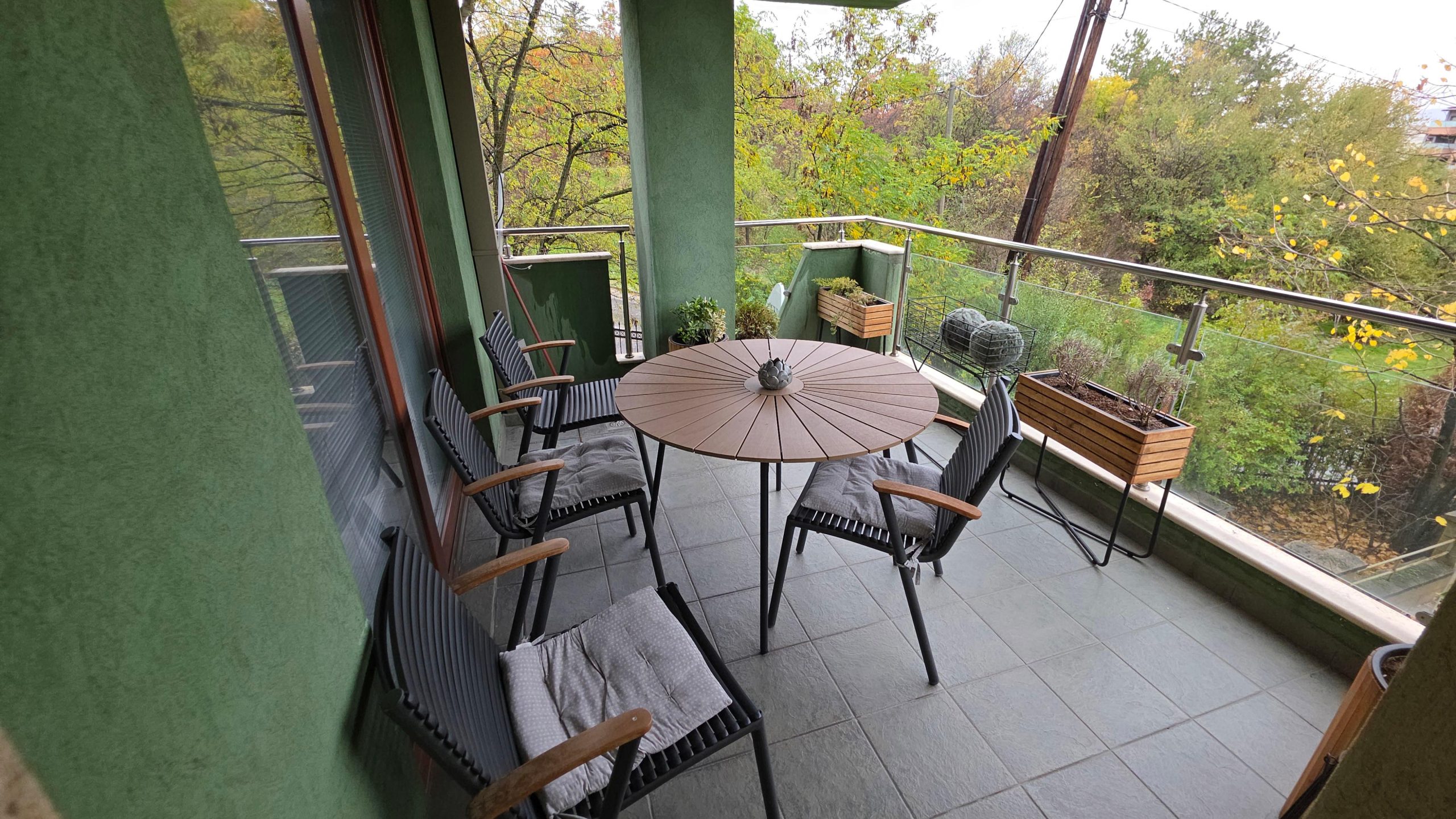 Four-room apartment for rent in Vodno