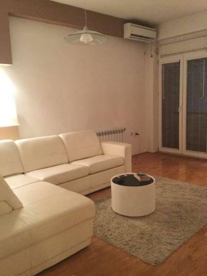 Se izdava stan od 70m2 vo Debar Maalo