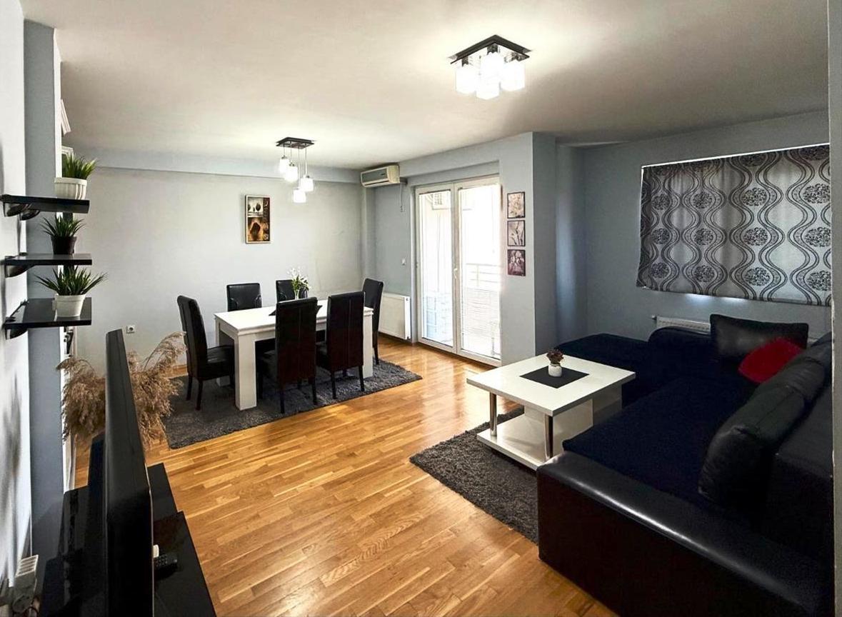We are renting a 65m2 apartment with 2 bedrooms near Universalna