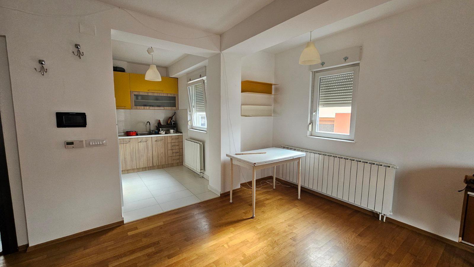 Se izdava PRAZEN dvosoben 50m2 Kozle